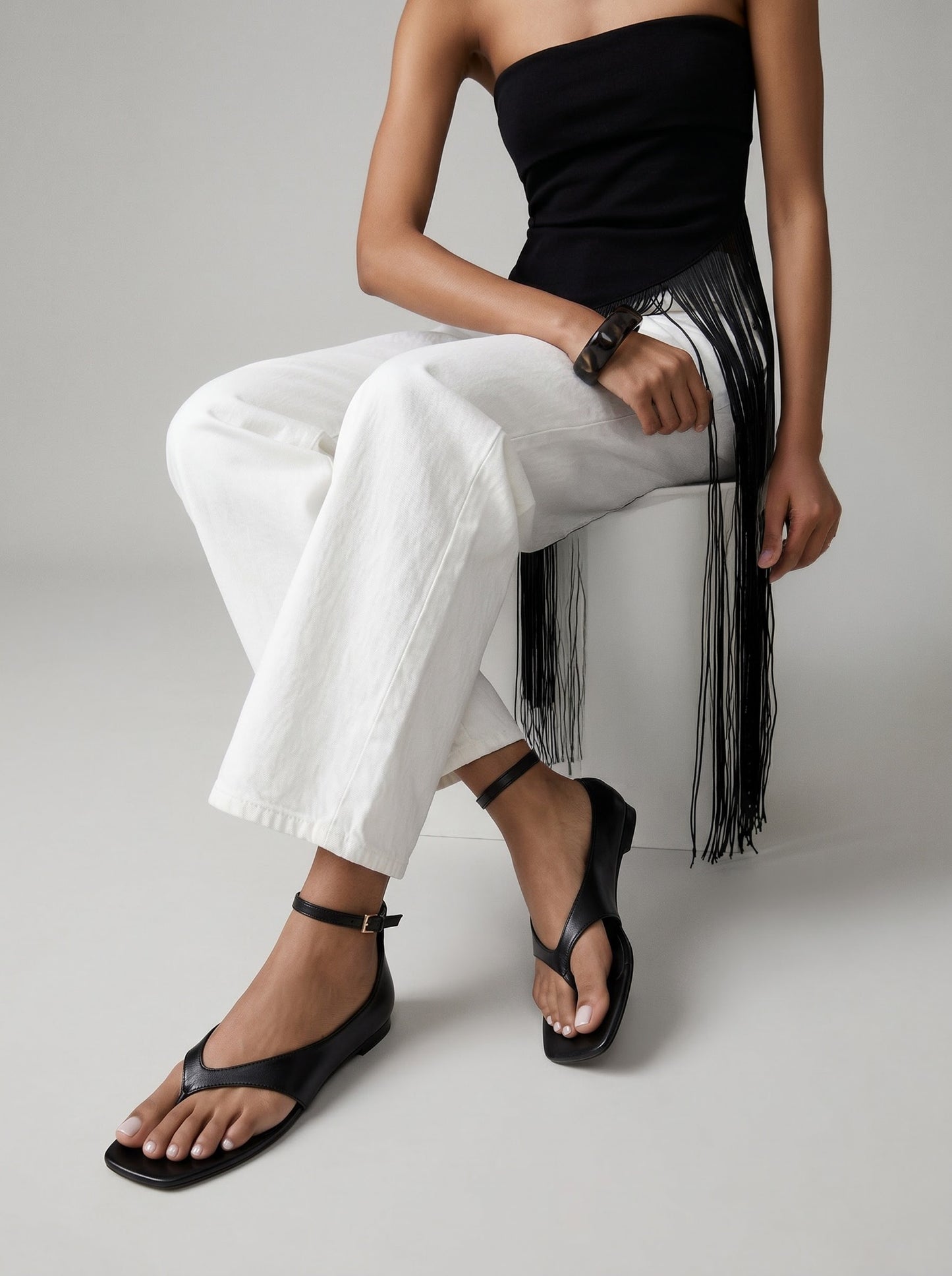 Capsule - Liam Black Flat