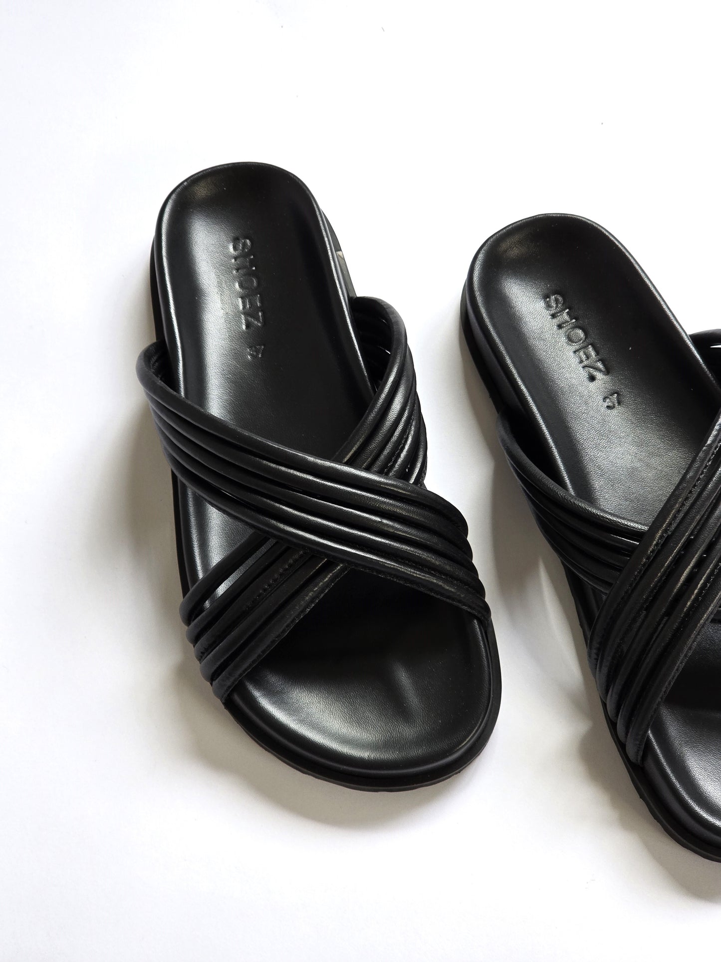 Tiara Black