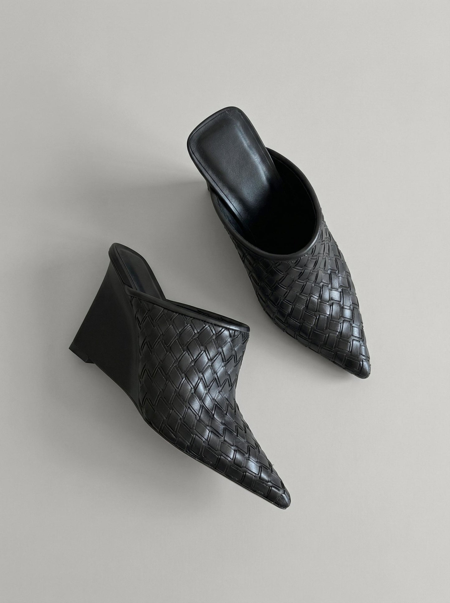 Capsule - Spenser Black