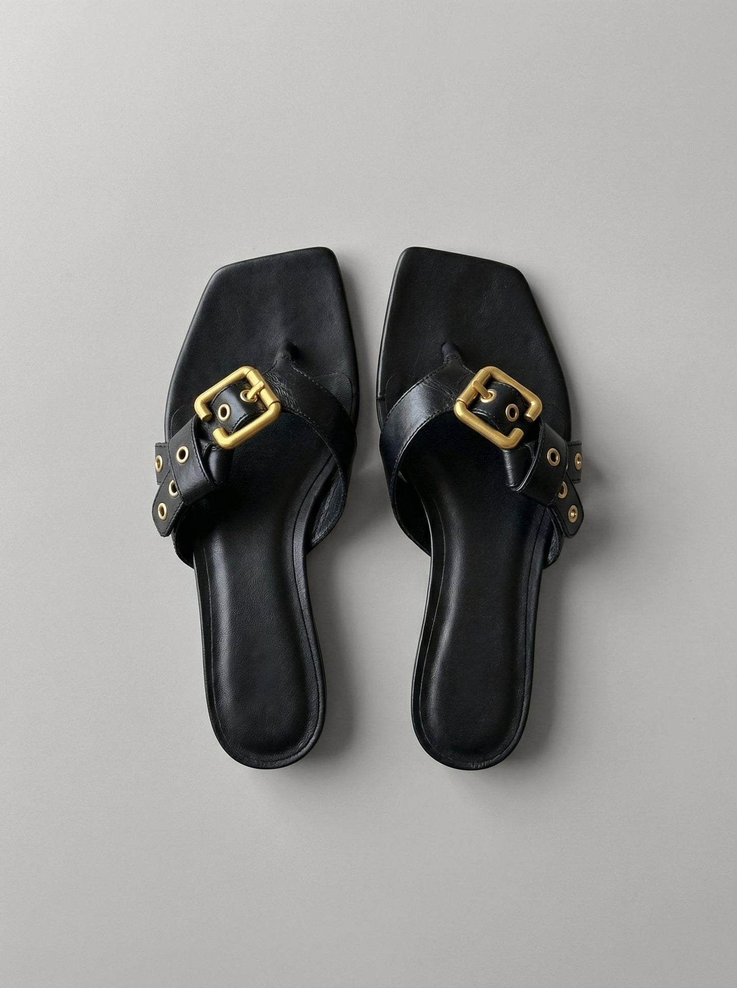 Capsule - Koner Black