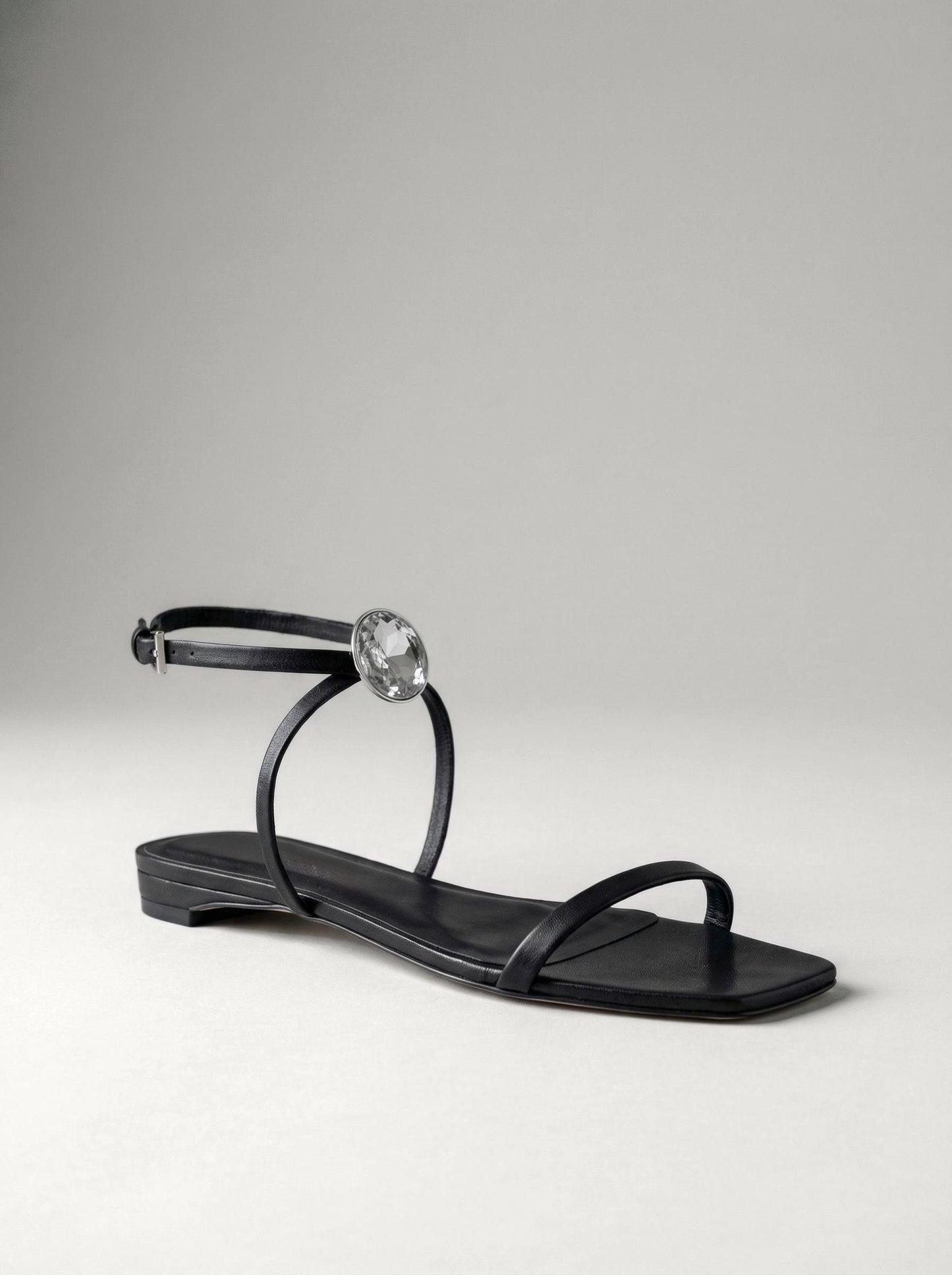 Capsule - Kaia Black