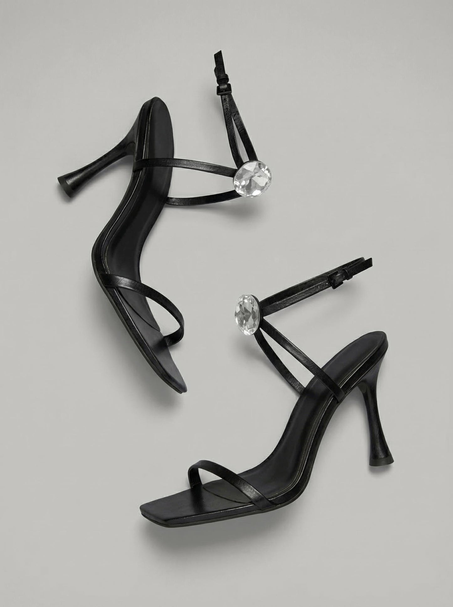 Capsule - Clari Black