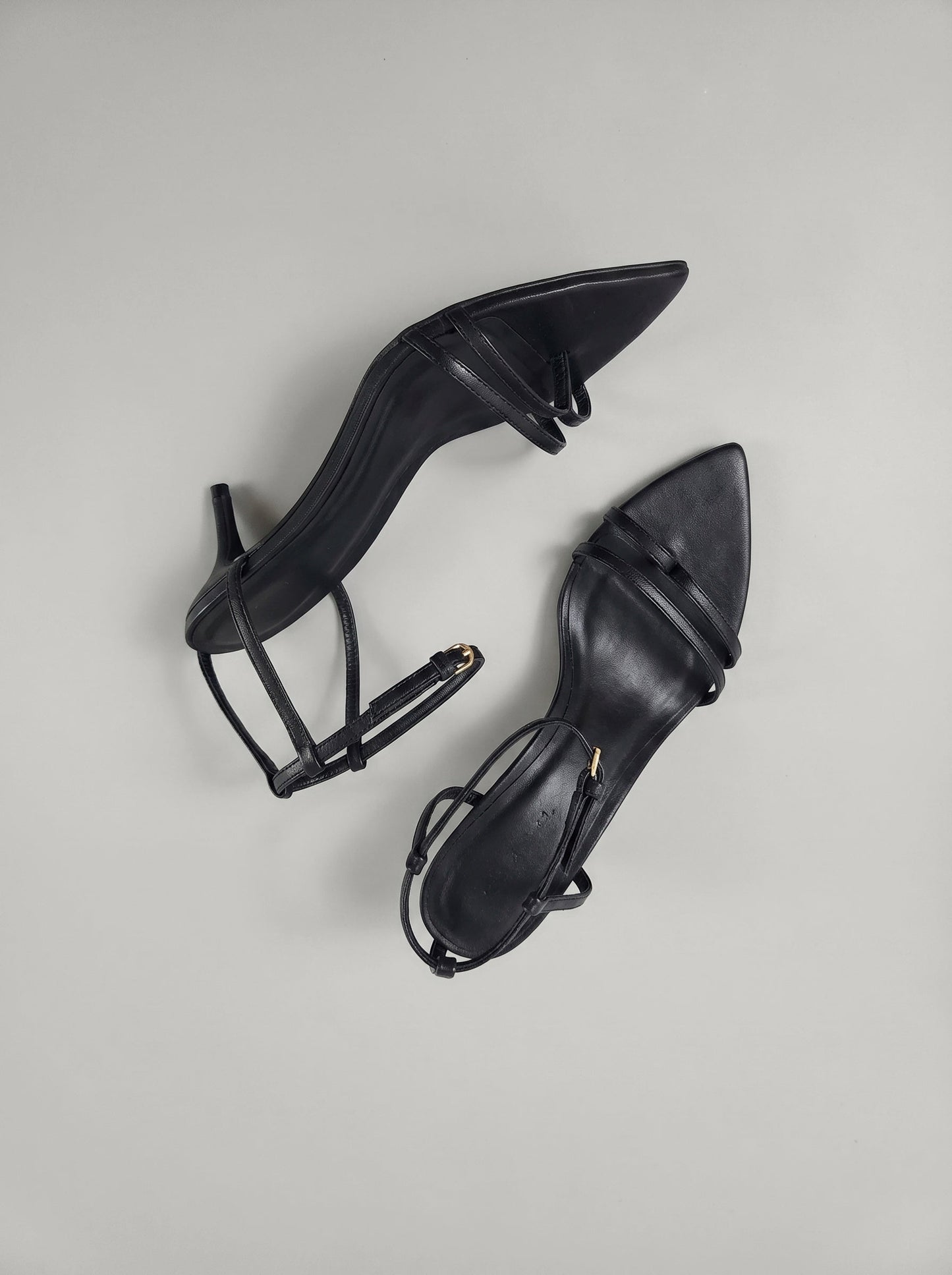 Capsule - Coralie Black
