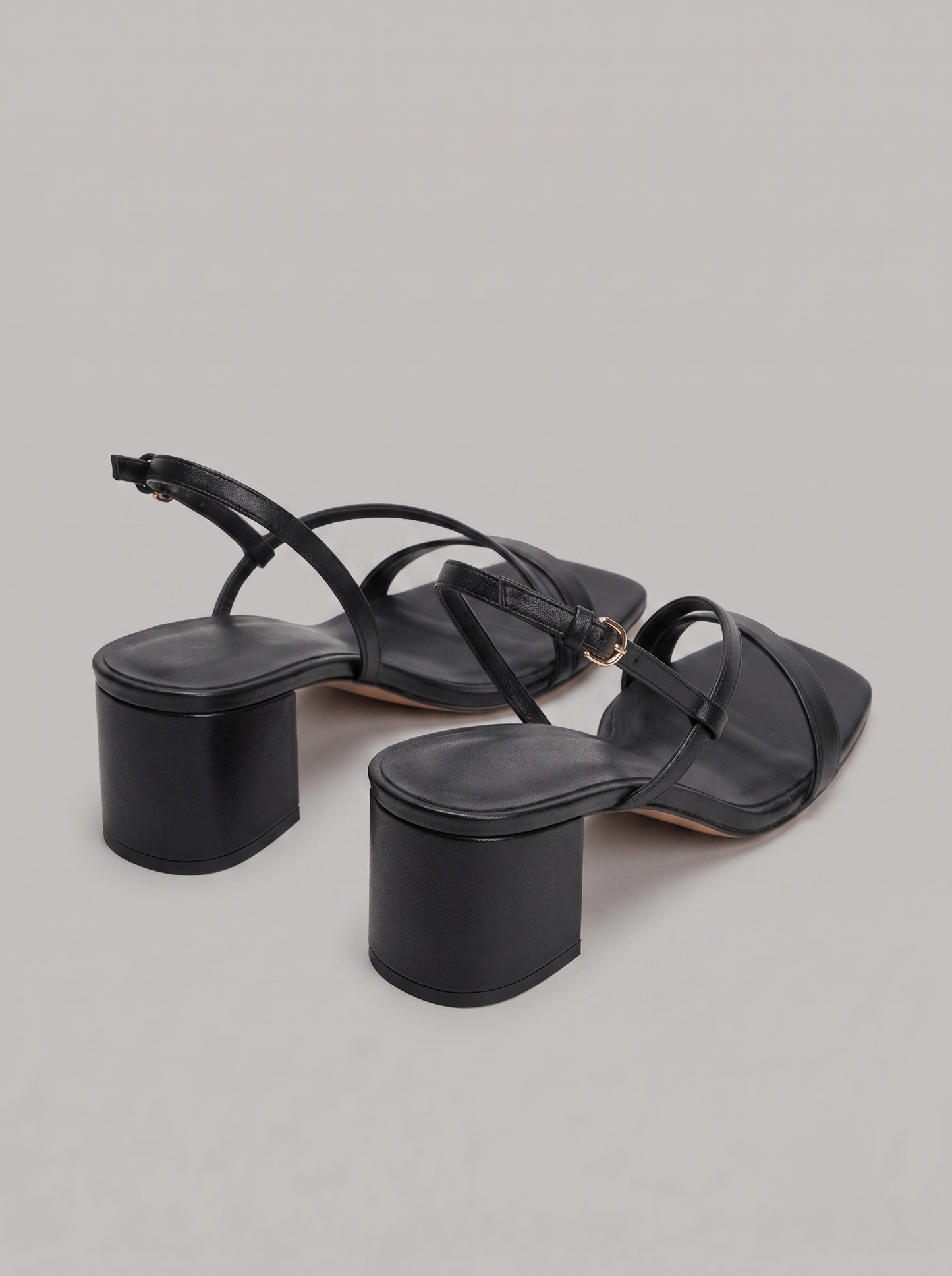 Capsule - Elia Black