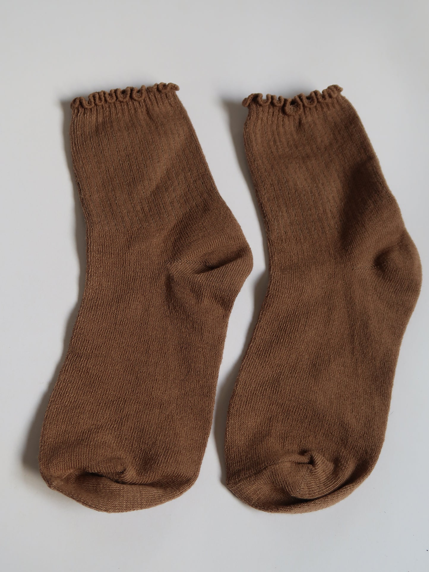 גרביים חומים סיומת גלית