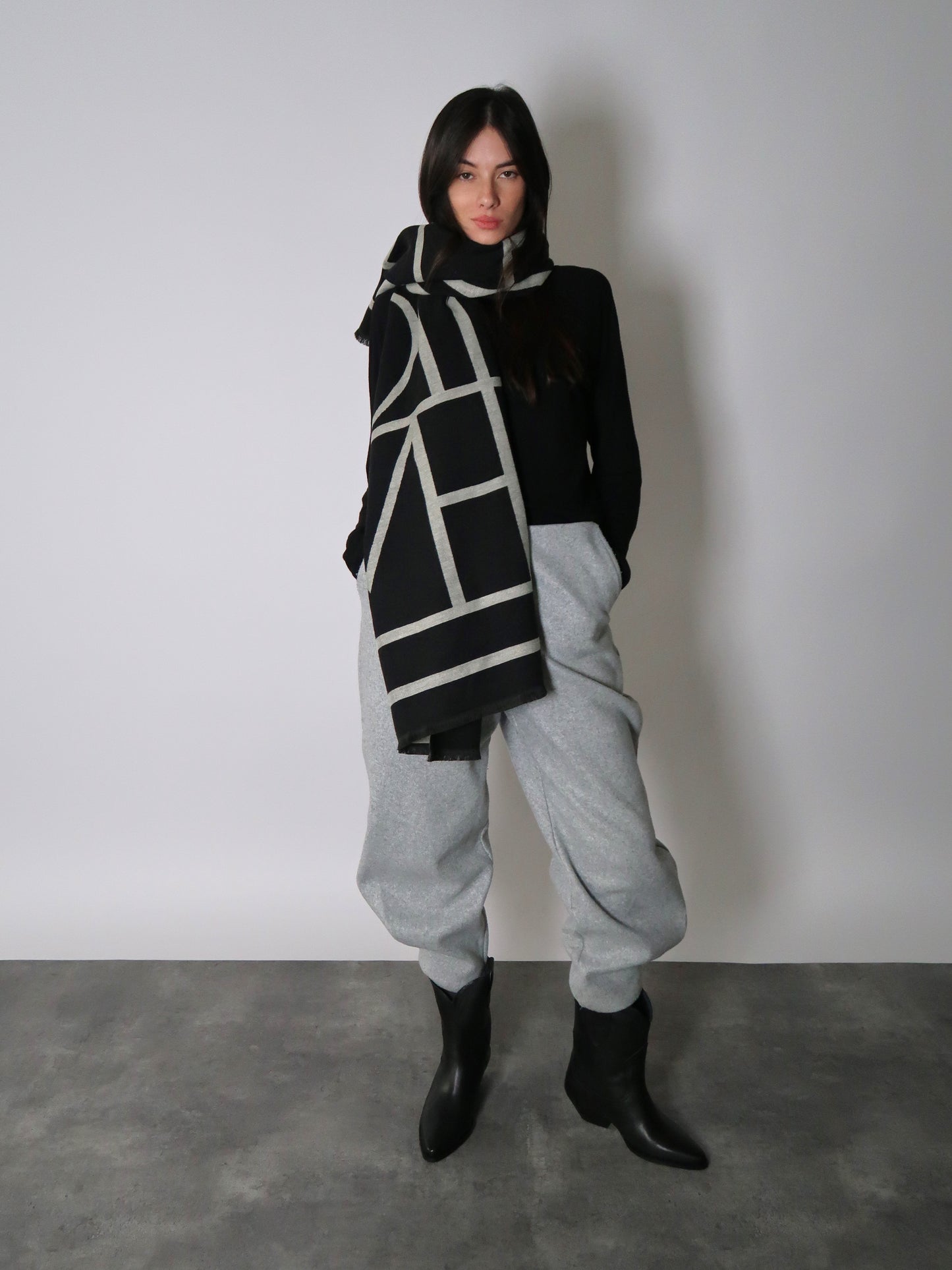 Bright geometric spotted scarf