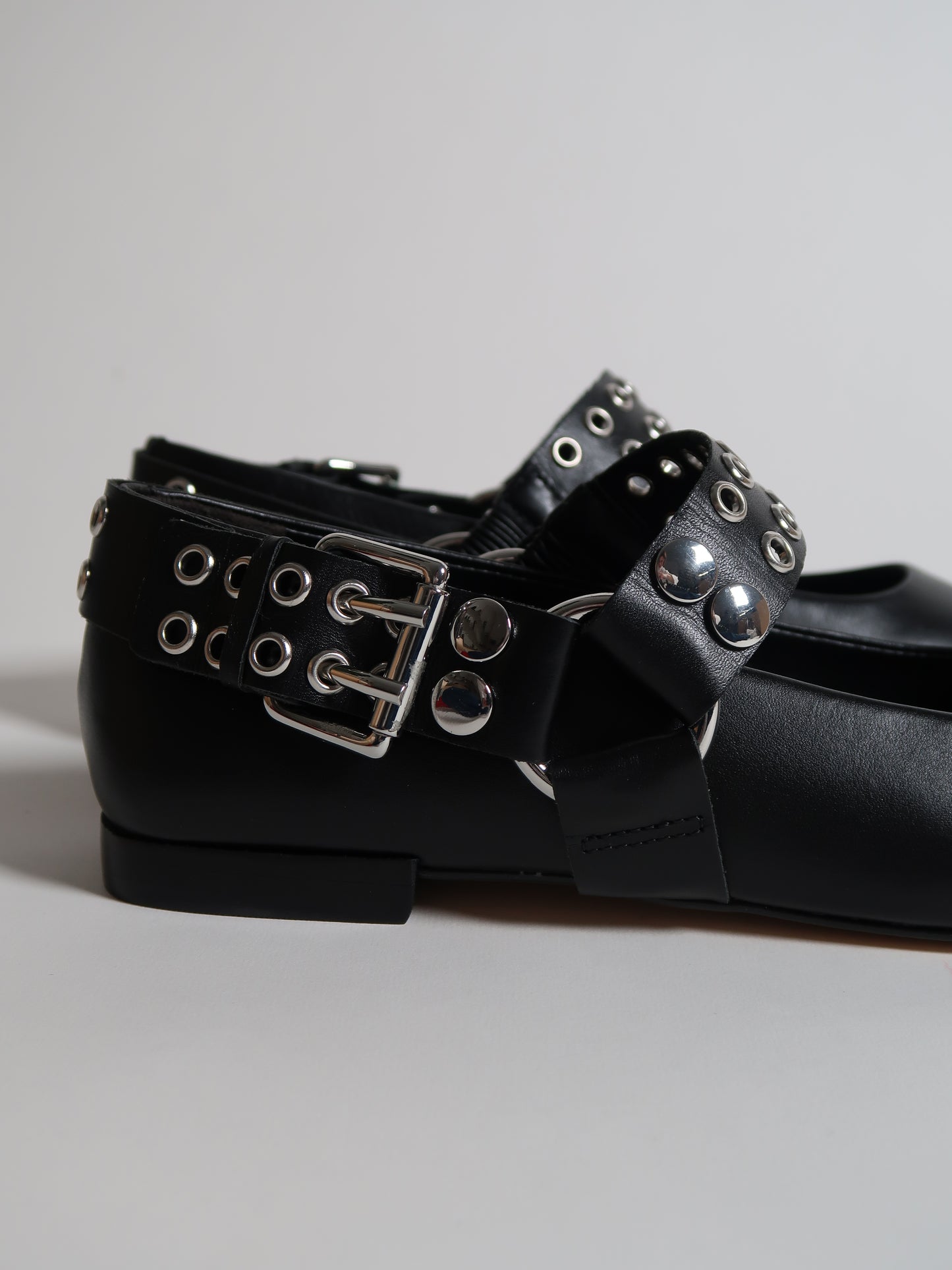 Capsule - Floyd Black