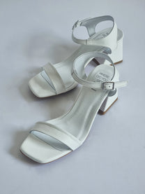Dina White