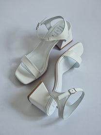 Dina White