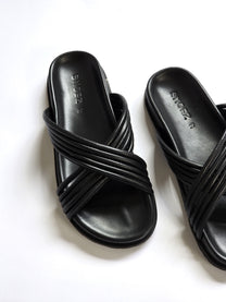Tiara Black
