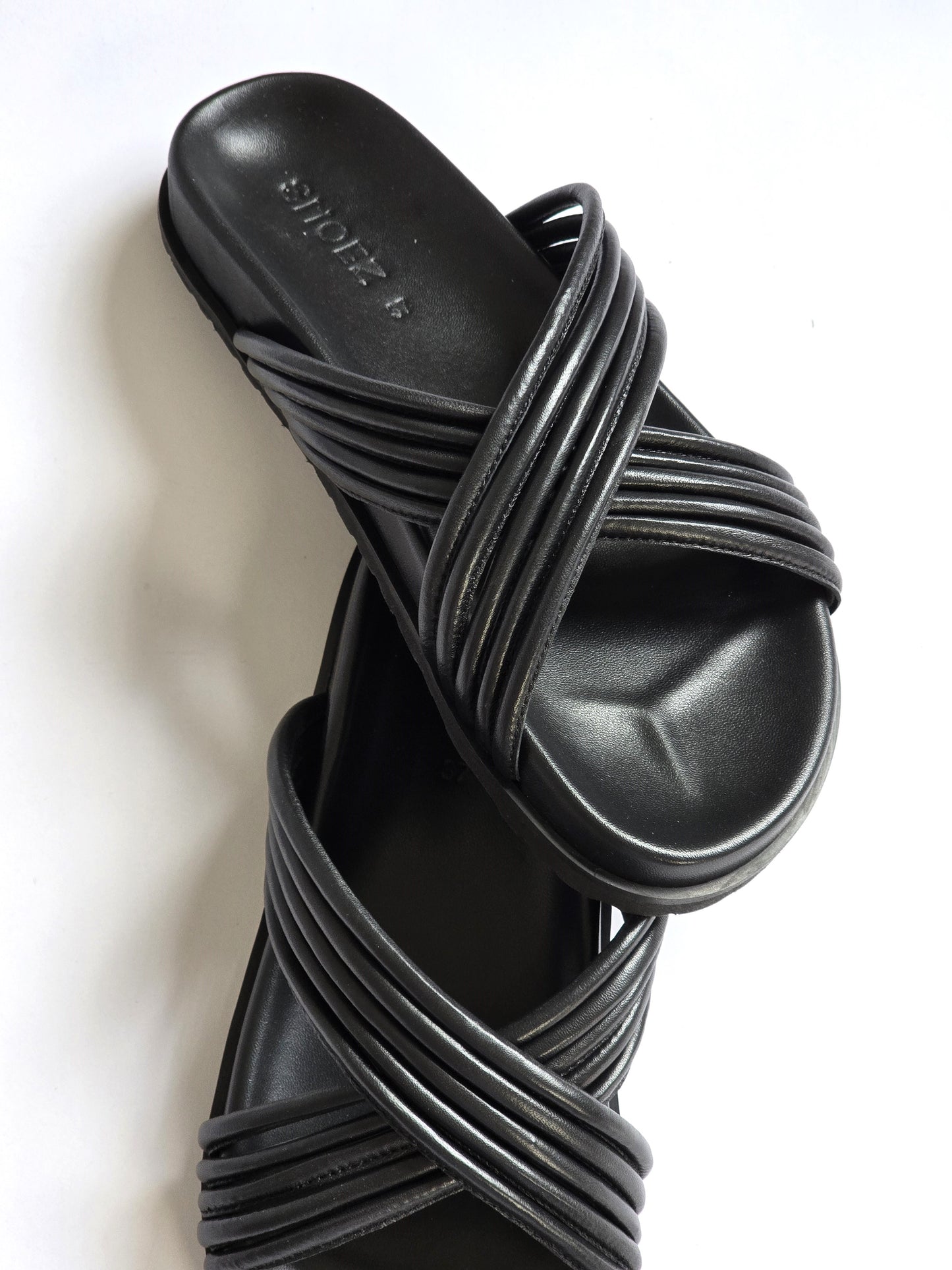 Tiara Black