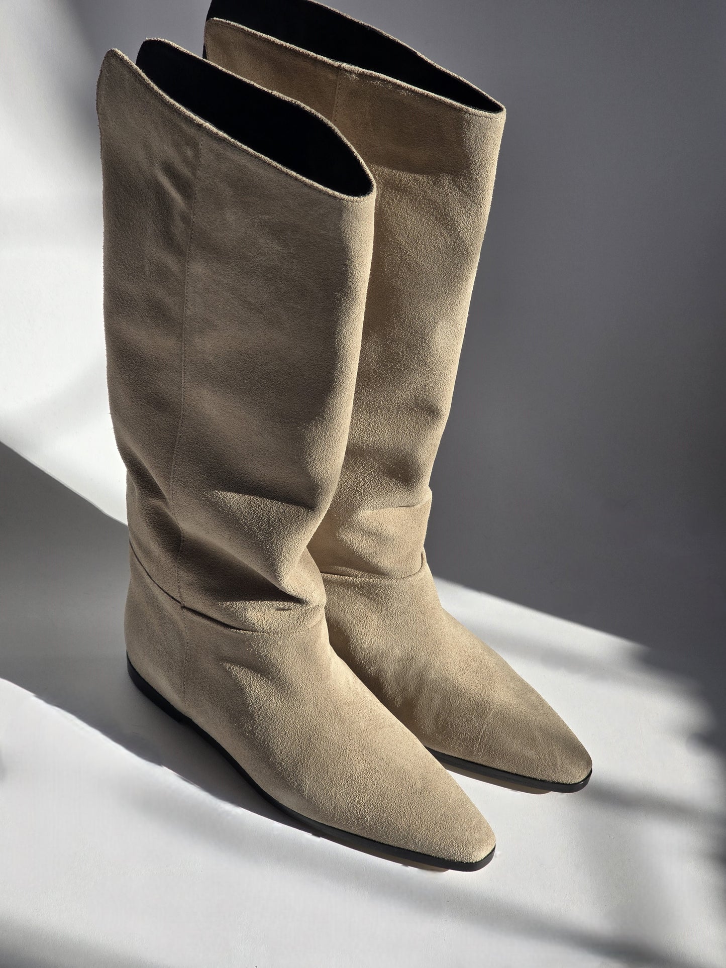 Capsule - Eleanora Sand