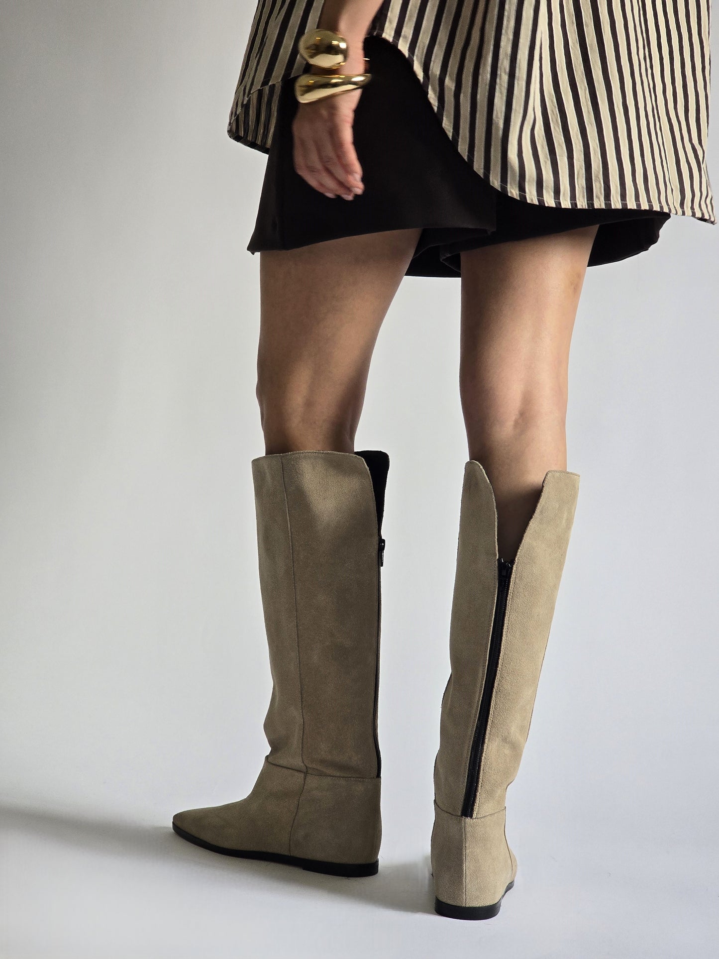 Capsule - Eleanora Sand