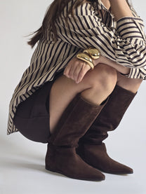 Capsule - Eleanora Brown