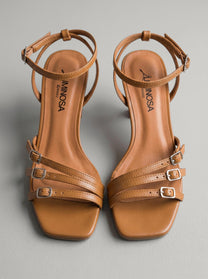 Viola Tan