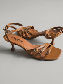 Viola Tan