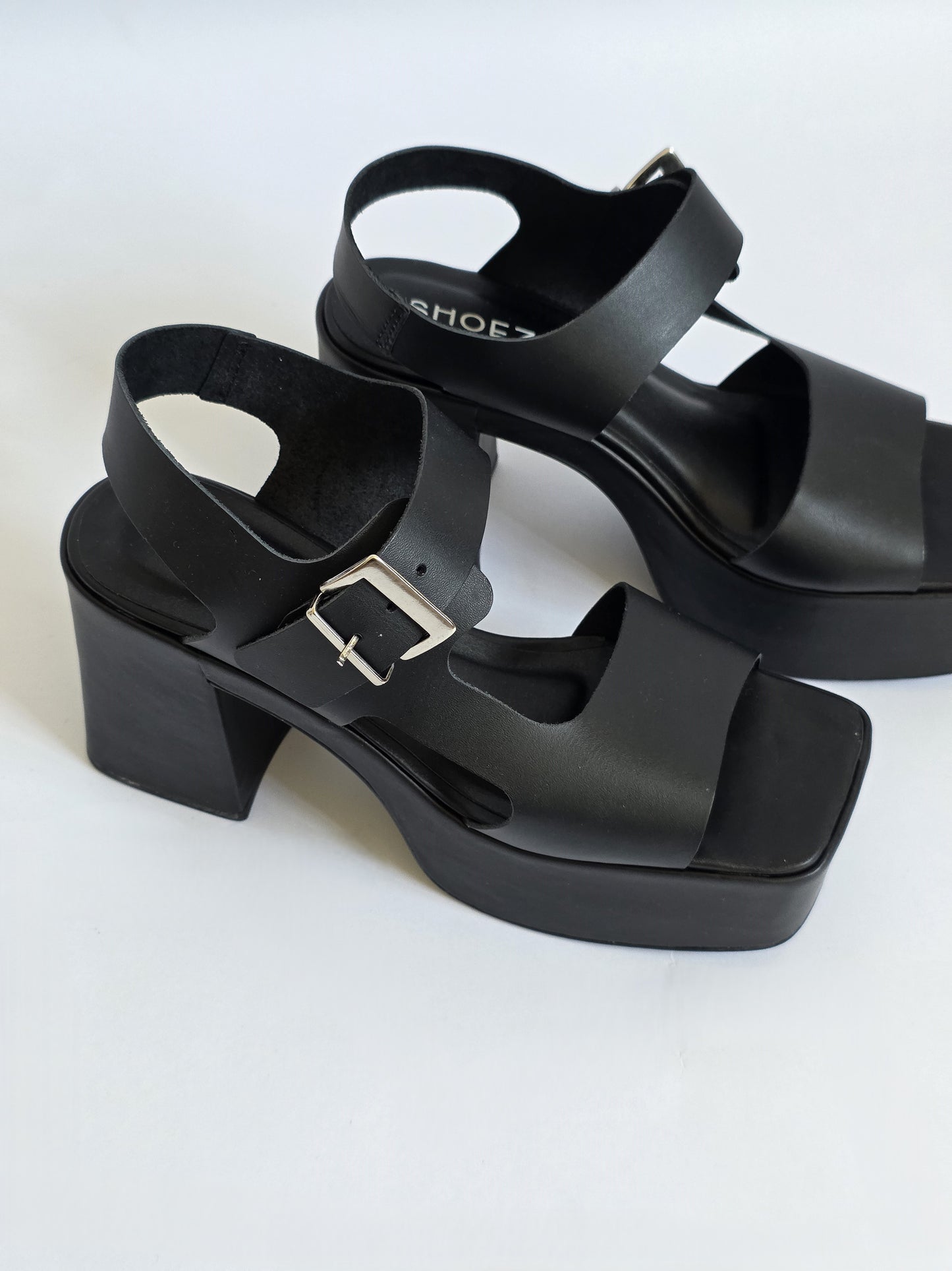 Roca Black
