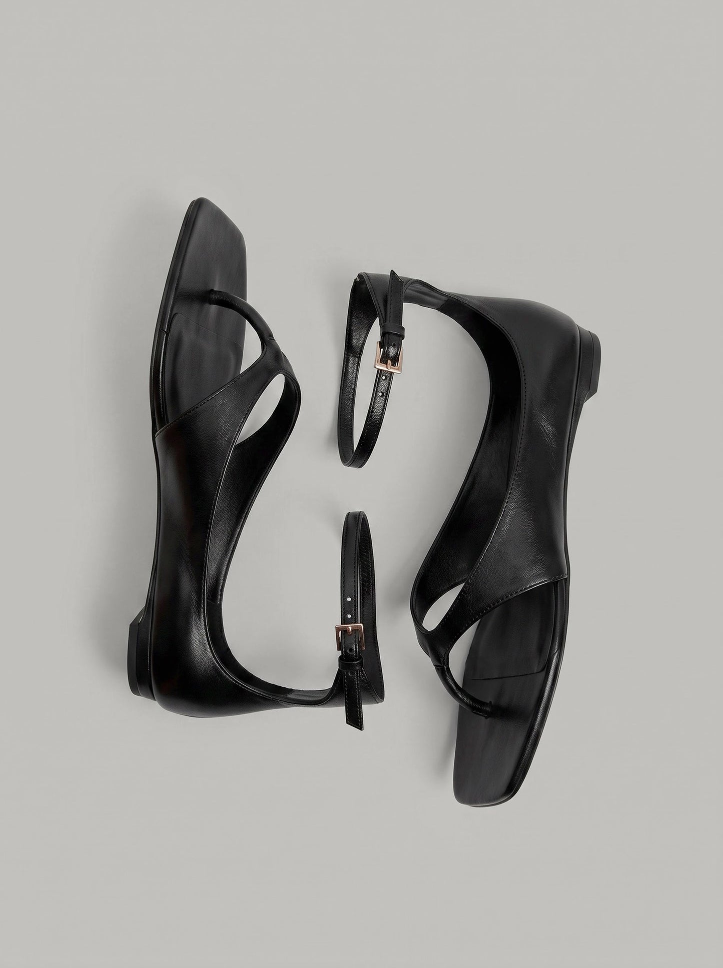 Capsule - Liam Black Flat