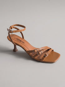 Viola Tan