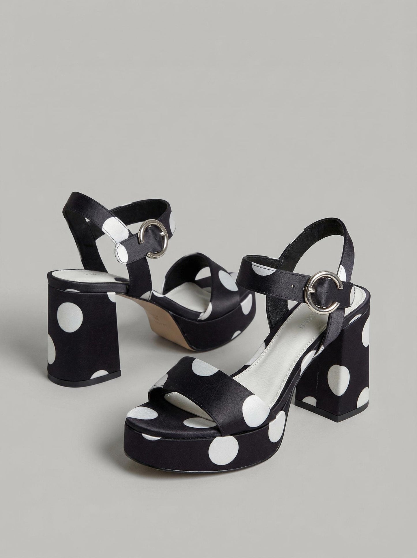 Valencia Dots