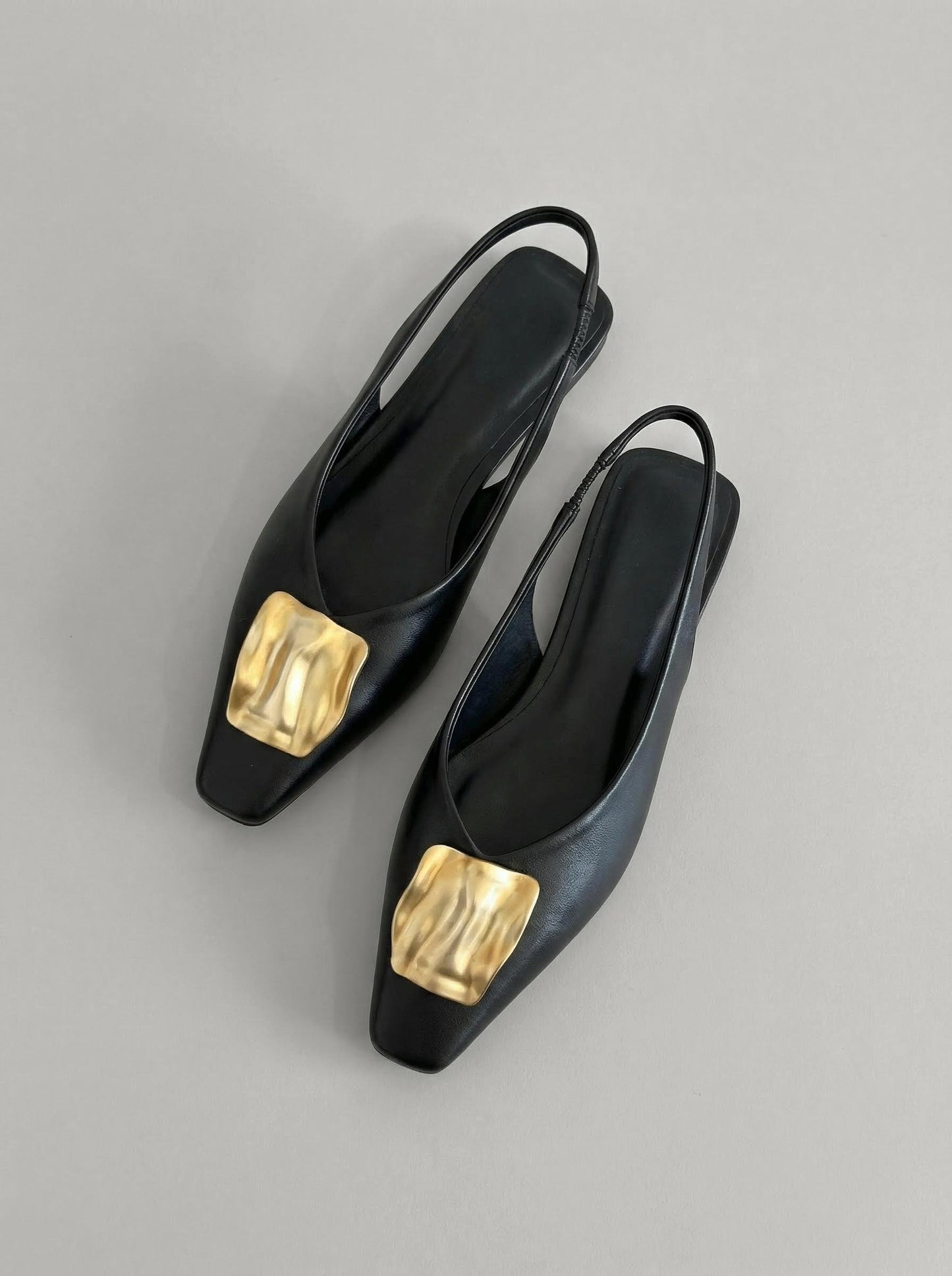 Capsule - Kara Black