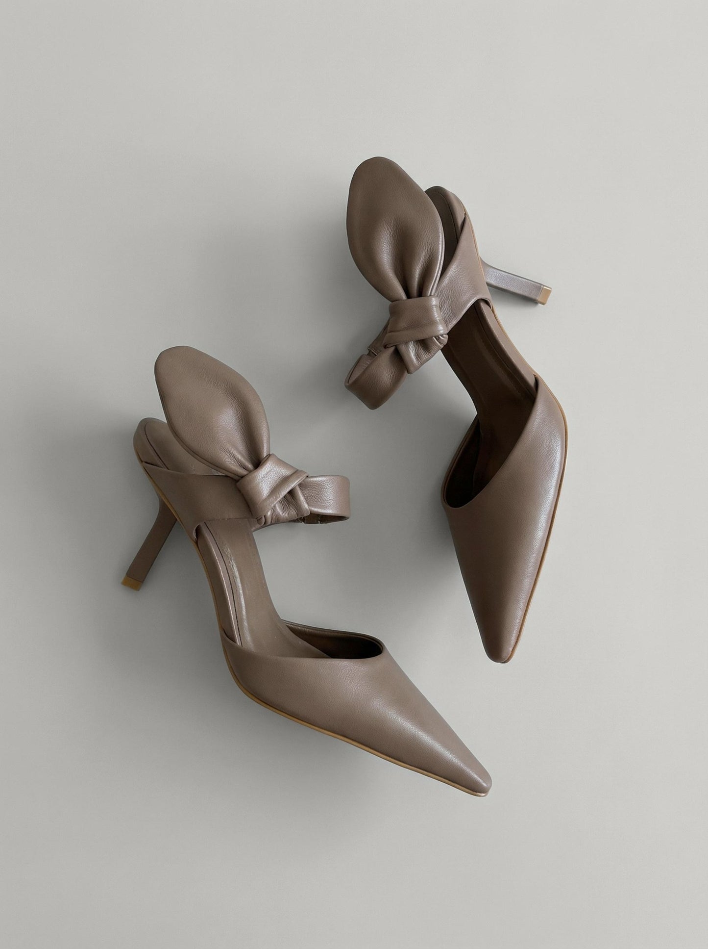 Capsule - Adrian Mocha