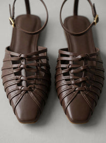 Capsule - Daisy Brown