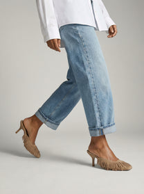 Capsule - Johana Camel