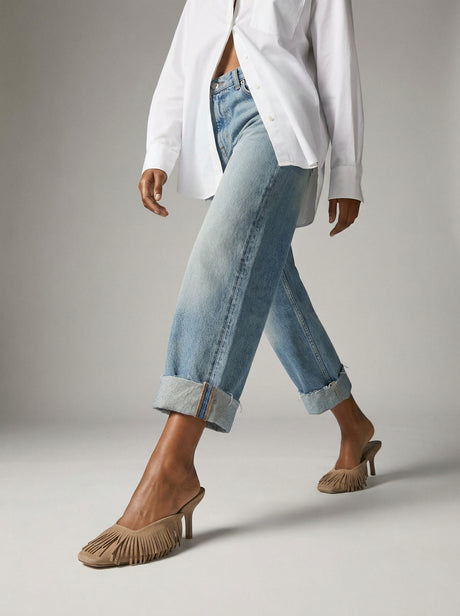 Capsule - Johana Camel