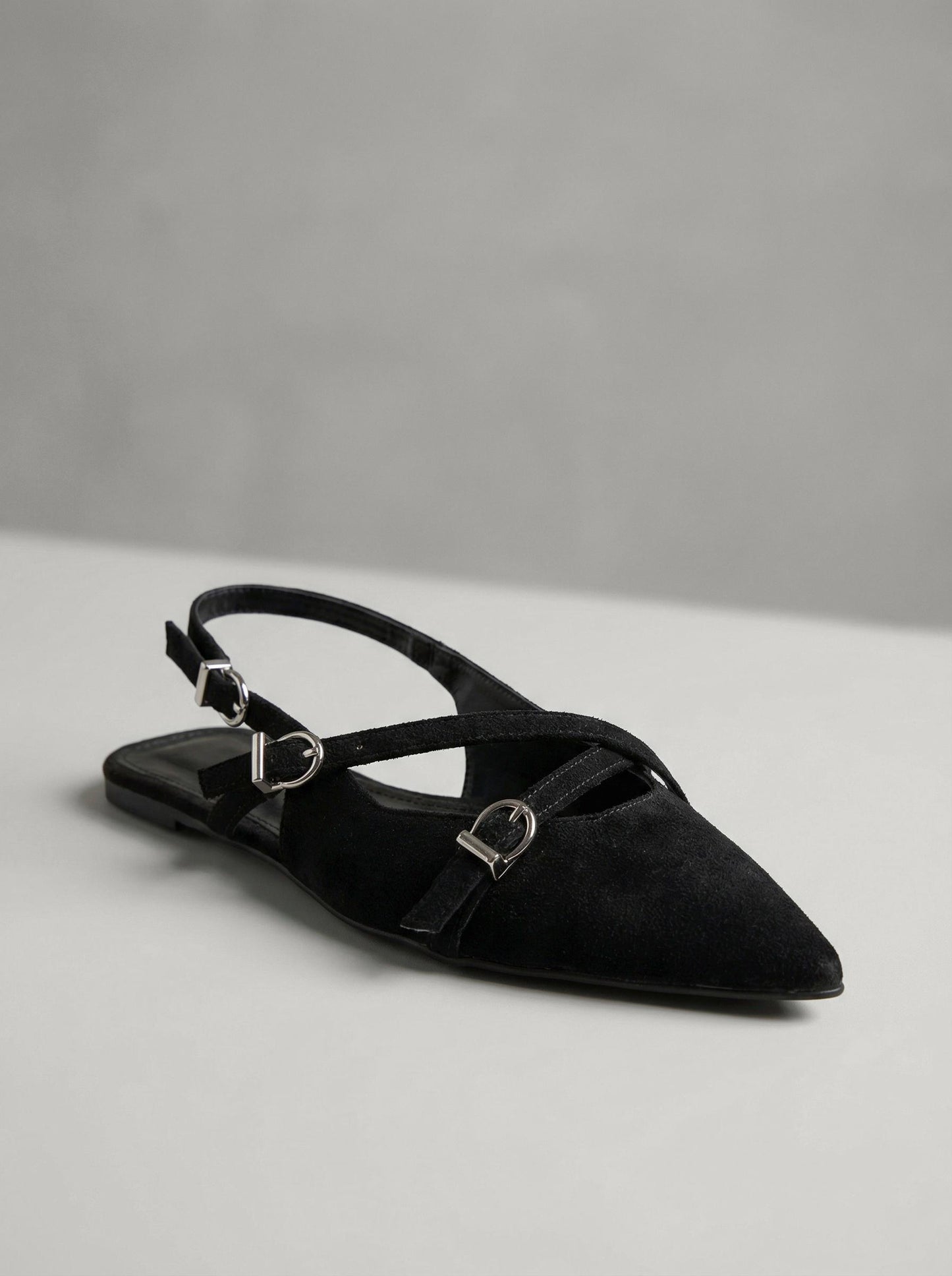 Darcy Soft Black