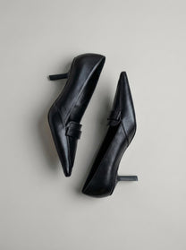 Capsule - Anita Black