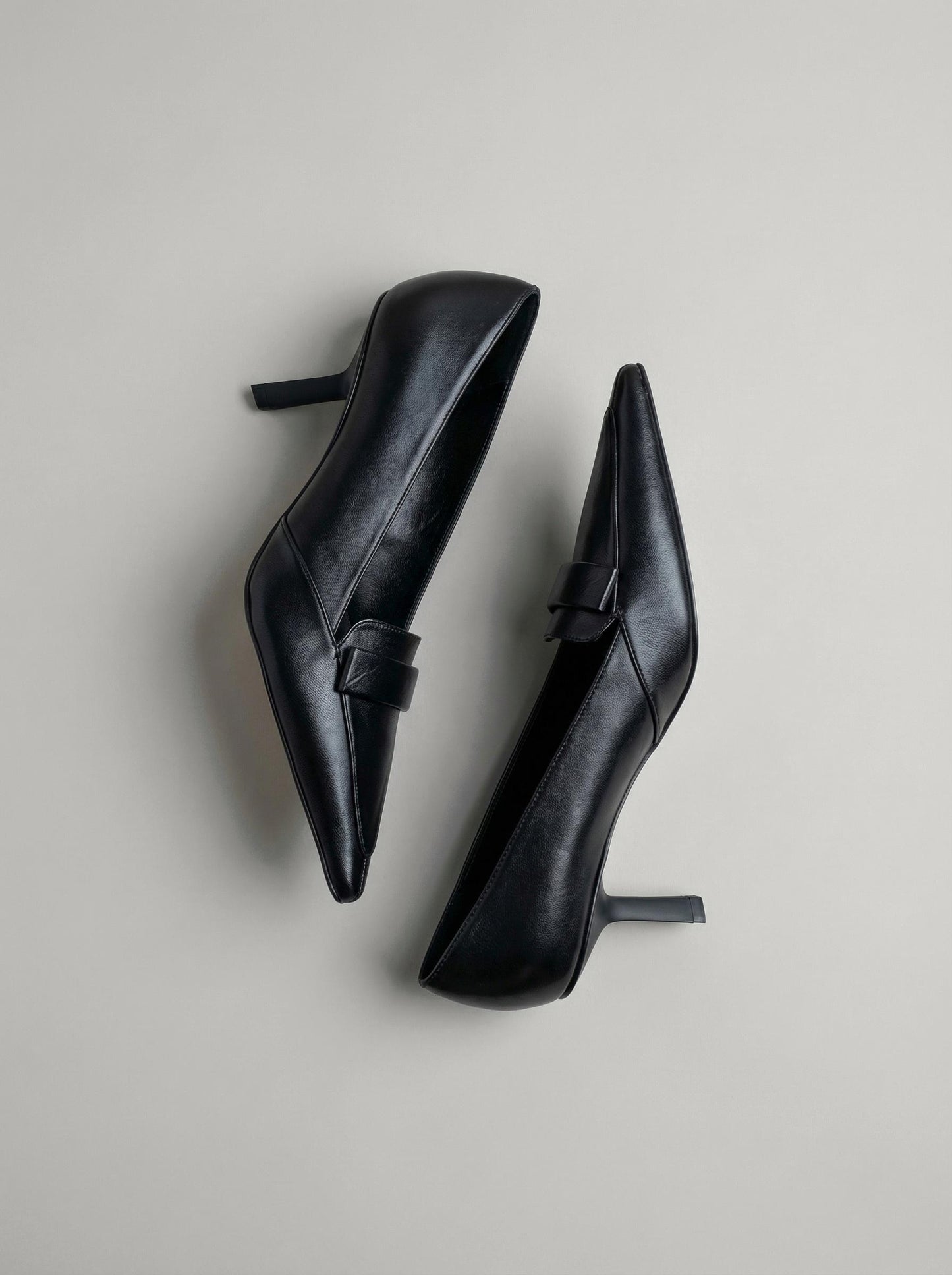 Capsule - Anita Black