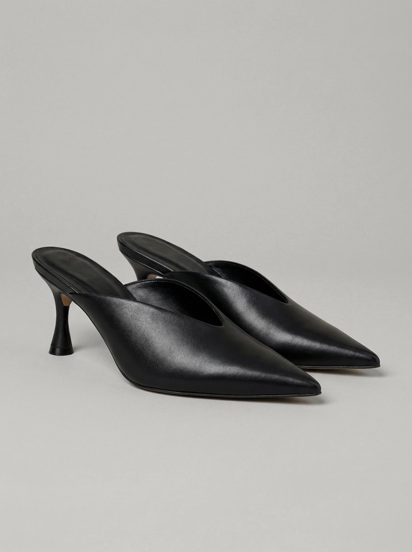 Capsule - Aveline Black