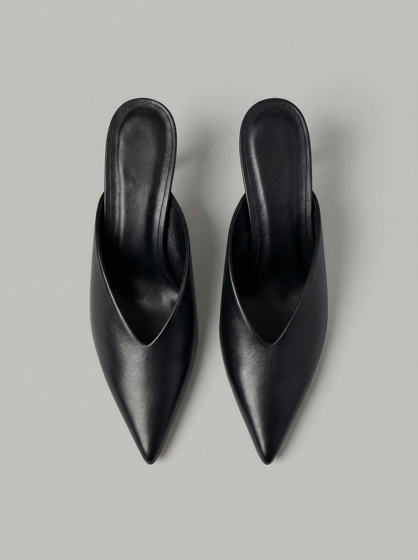 Capsule - Aveline Black