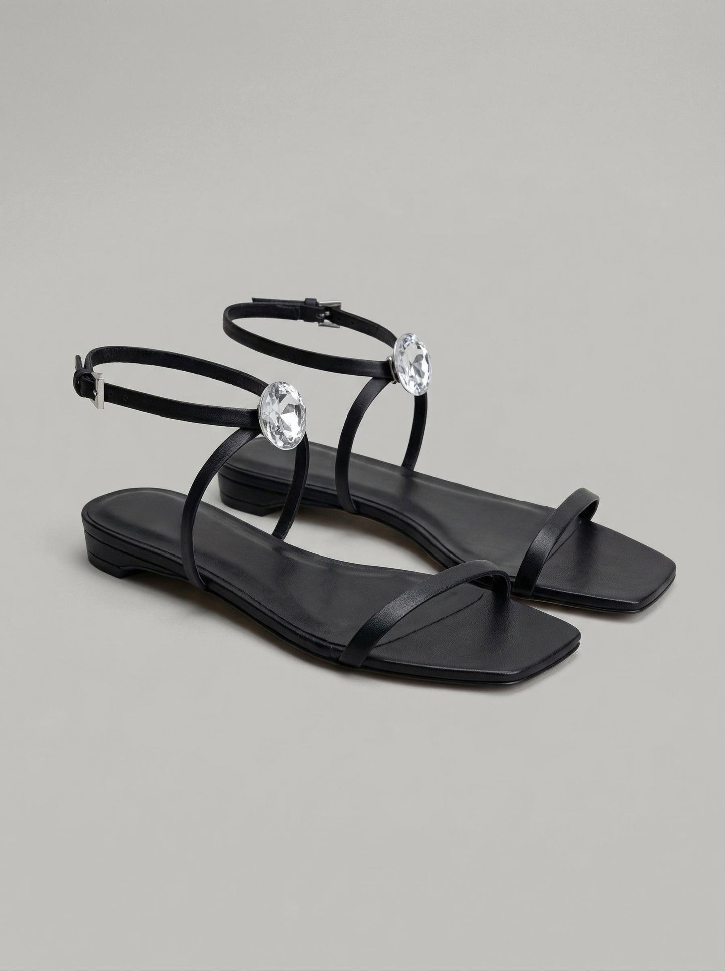 Capsule - Kaia Black