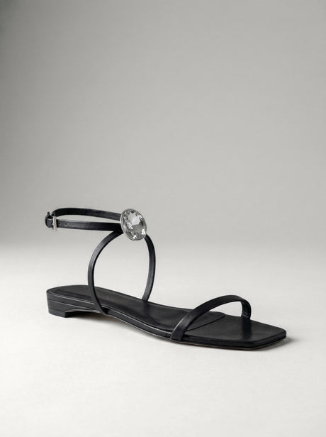 Capsule - Kaia Black