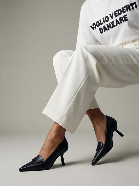 Capsule - Anita Black