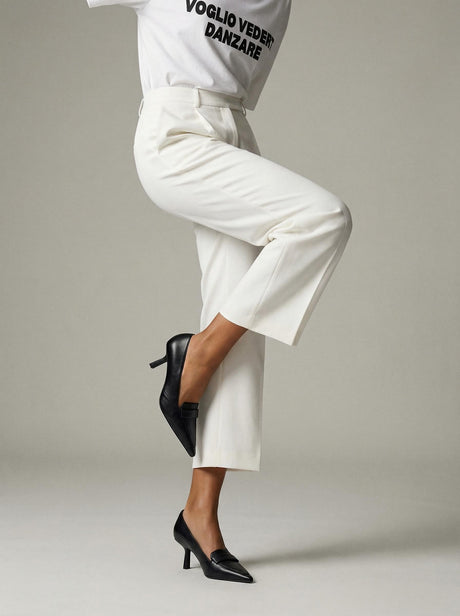 Capsule - Anita Black