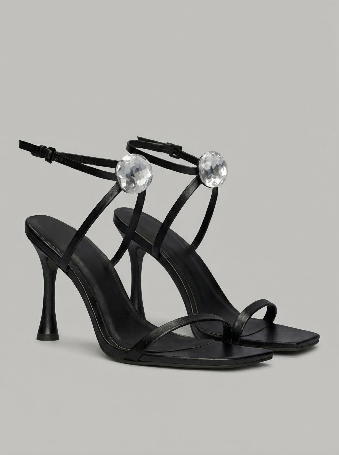 Capsule - Clari Black