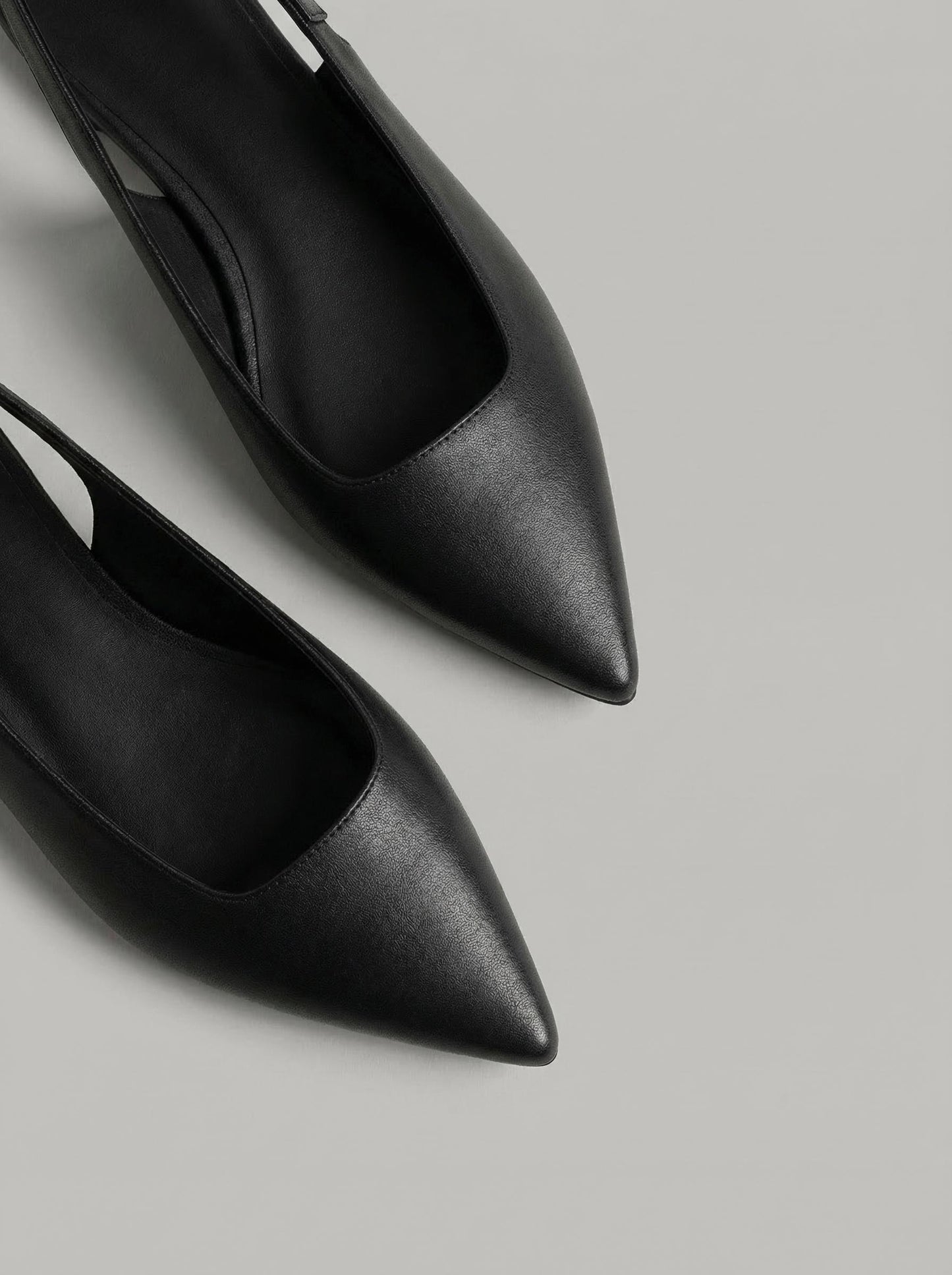 Capsule -Zelie Black