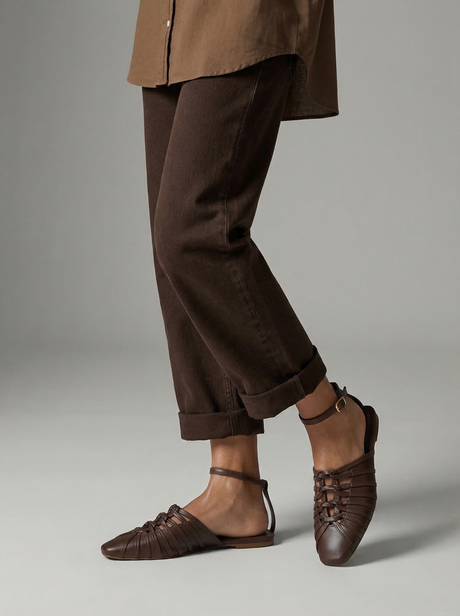 Capsule - Daisy Brown