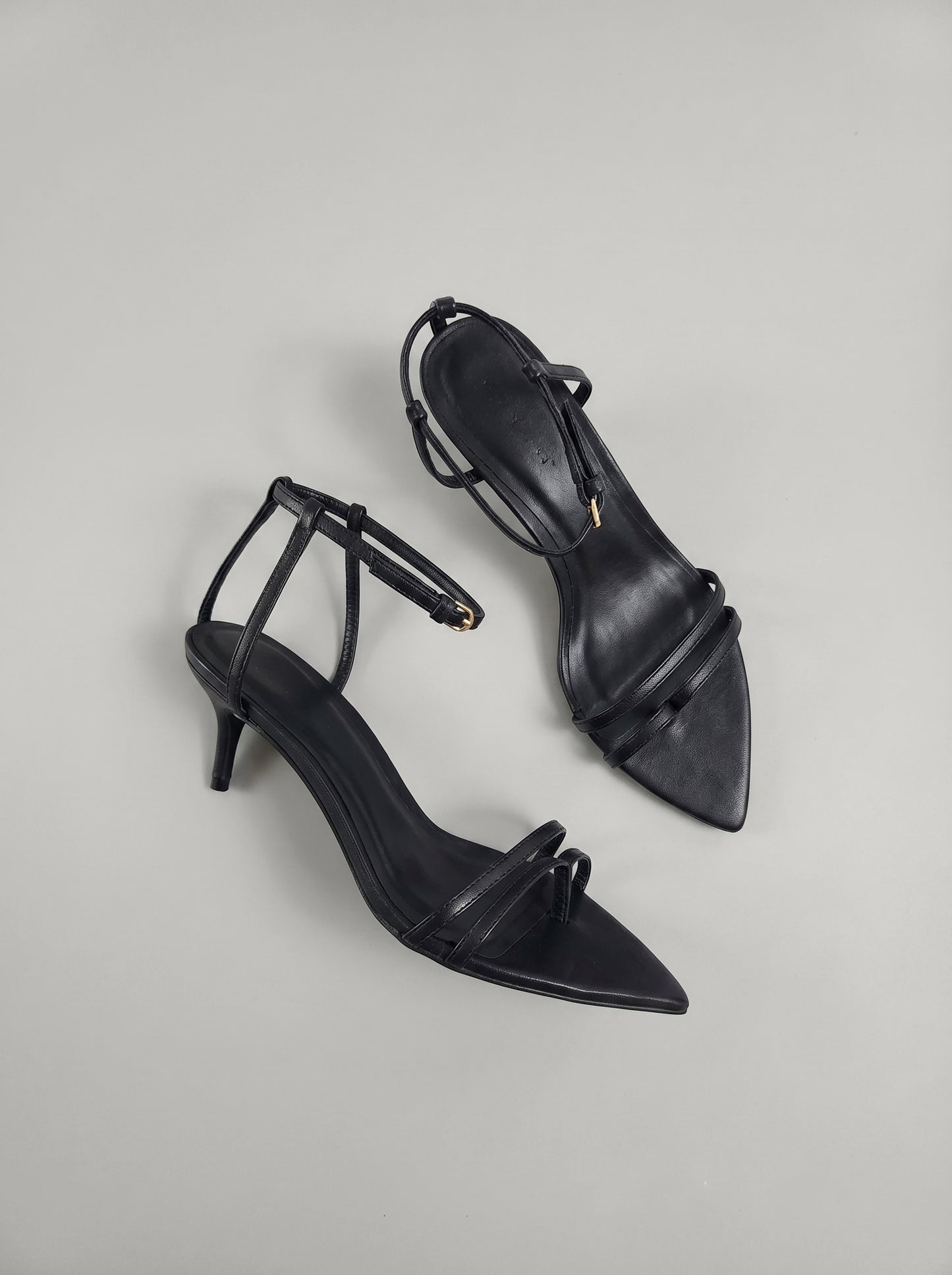 Capsule - Coralie Black