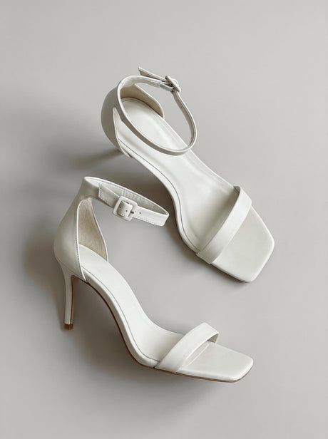 Capsule - Martina White