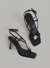 Capsule - Odette Black