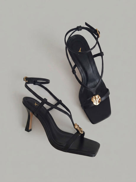 Capsule - Odette Black