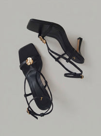Capsule - Odette Black