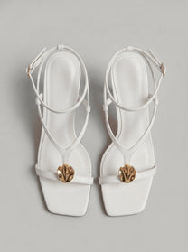 Capsule - Odette White