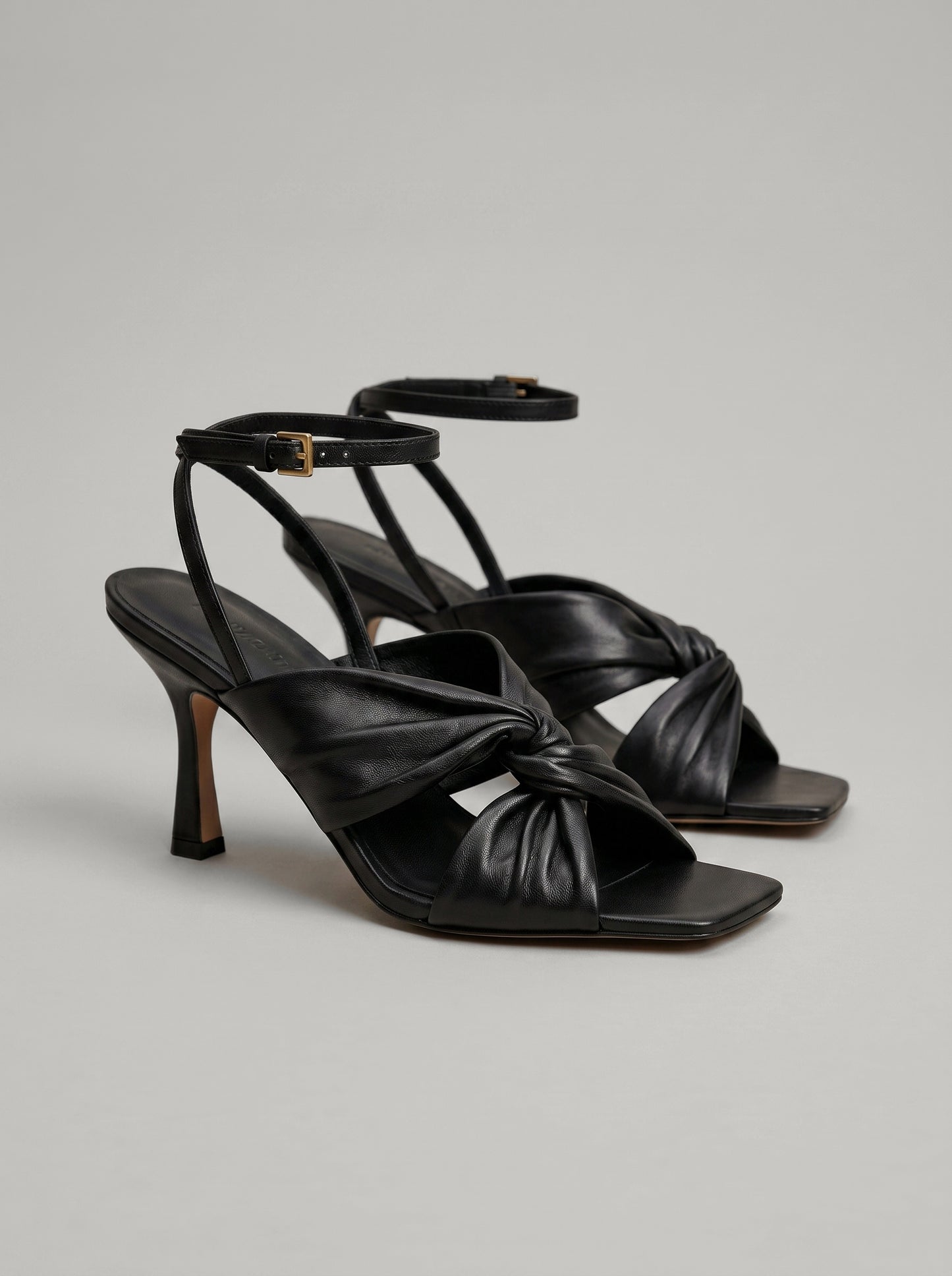 Capsule - Mirel Black