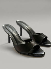 Pre-Order - Velma Black