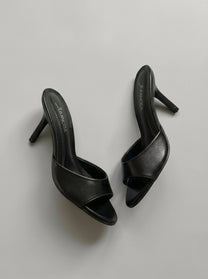 Pre-Order - Velma Black